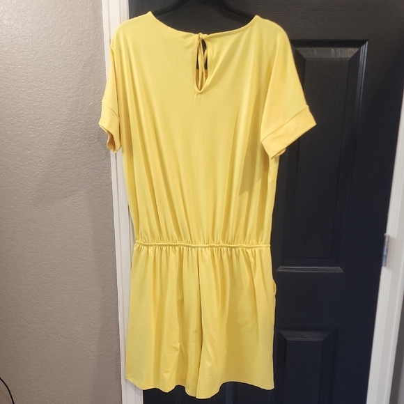 🩶Yellow Short Sleeve Romper - Picture 3 of 3